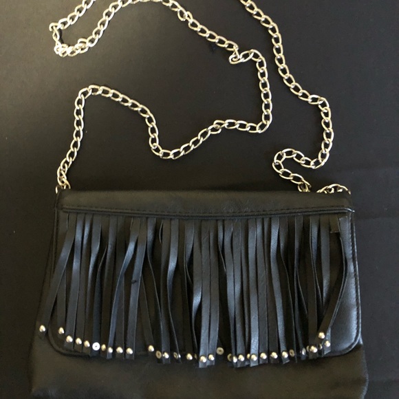 3/$20💕Small black purse with fringe on front - Picture 4 of 8